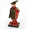 Japanische traditionelle Oyama-Puppe rote und schwarze Kimono-Muster Blätter und Wellen Seigaiha, FUJIMUSUME