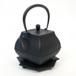 Japanese black cast iron teapot from Japan, ITCHU-DO SEKITEI + trivet