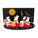 Escena de 5 conejos blancos bailando bajo la luna llena, MOTCHITSUKI, 5 cm