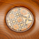 Posavasos de madera redonda con detalle de marquetería tradicional de Hakone